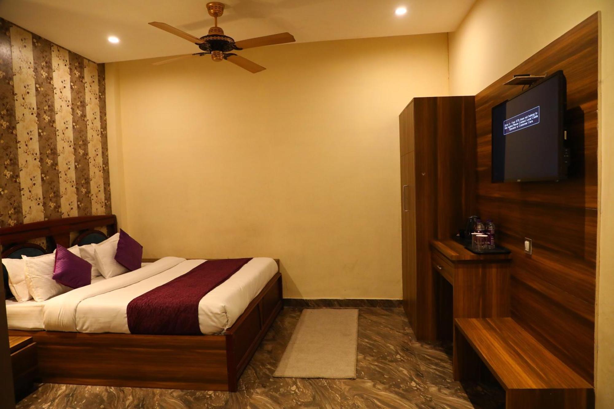 Perfectstayz Premium @Harkipauri Road ハリドワール 部屋 写真